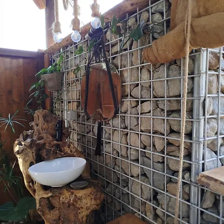 Frühstückspension The Treehouse - Casa Sull'albero Al Golden Camp Falerna